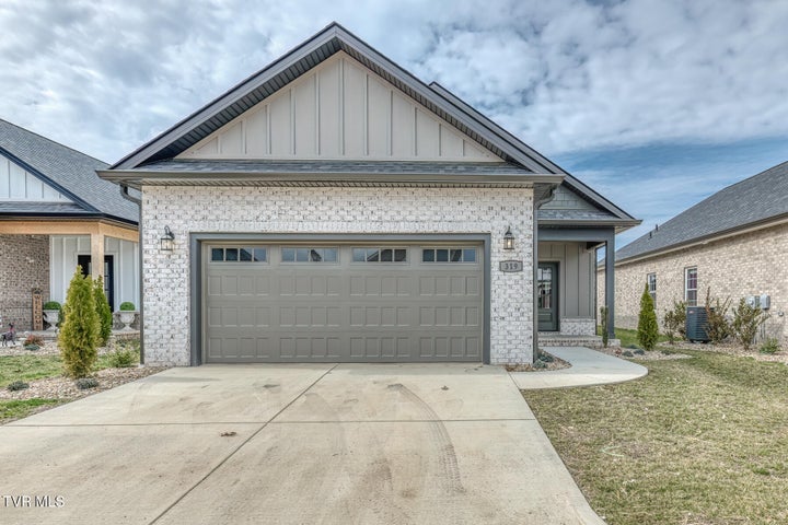 1st photo of 319 Monroe Drive