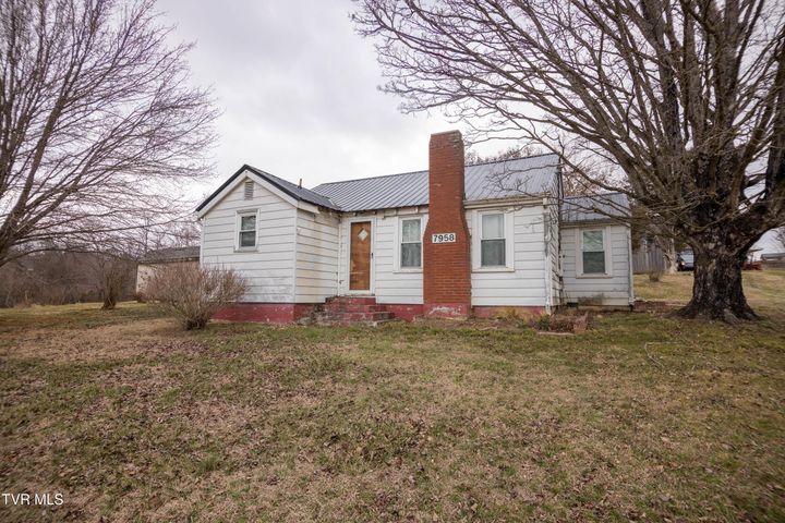 1st photo of 7958 Blue Springs Parkway