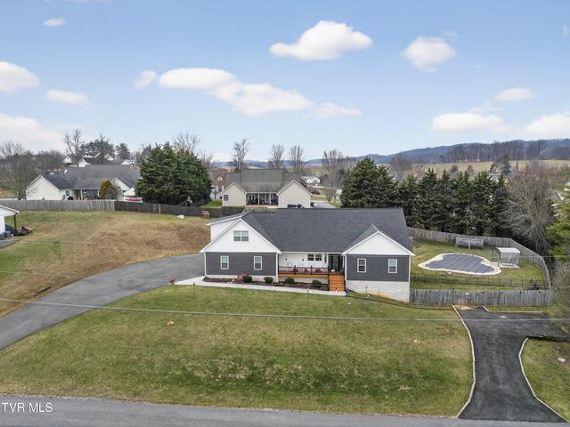 1st photo of 222 Spanish Oak Lane