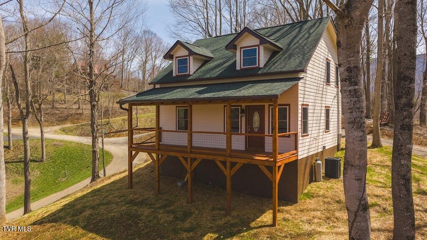 1st photo of 1131 Cherry Springs Lane