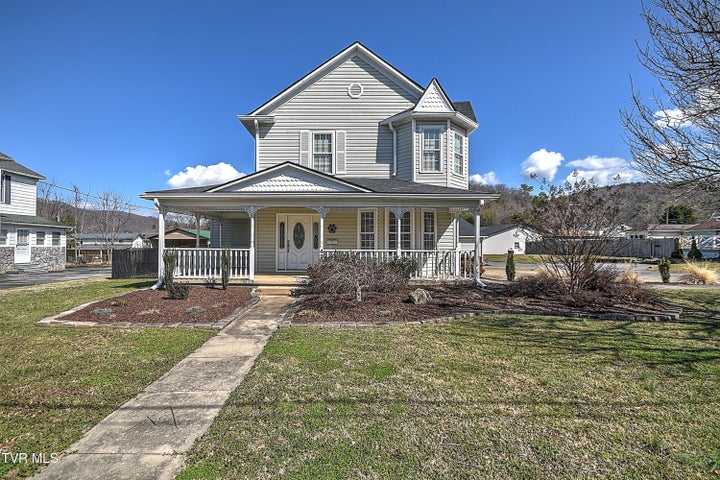 1st photo of 429 Love Street