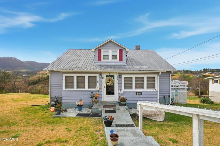 1st photo of 195 Red Oak Ridge Road