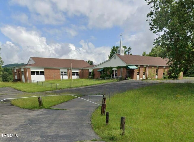 1st photo of 208 Vi Ranch Road