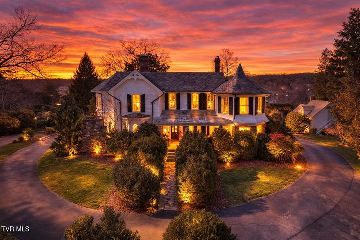 1st photo of 824 Myrtle Avenue