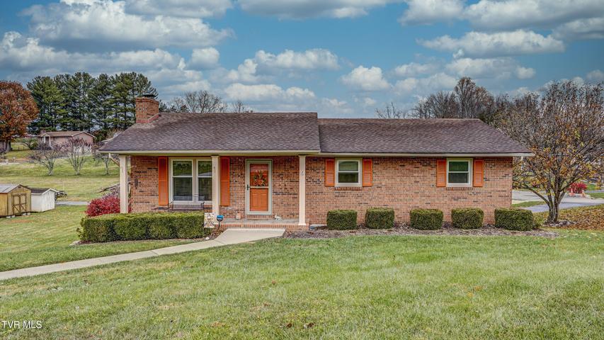 1st photo of 415 Heritage Drive