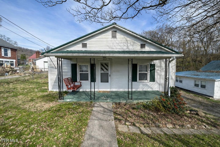 1st photo of 402 Clay Street