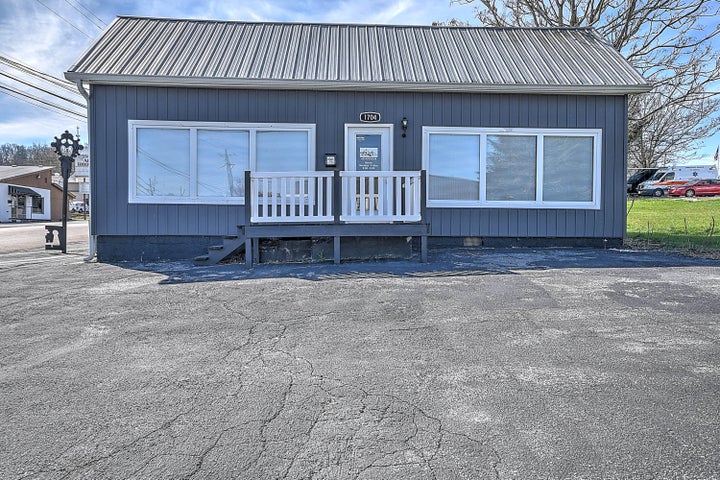 1st photo of 1704 Shelby Street