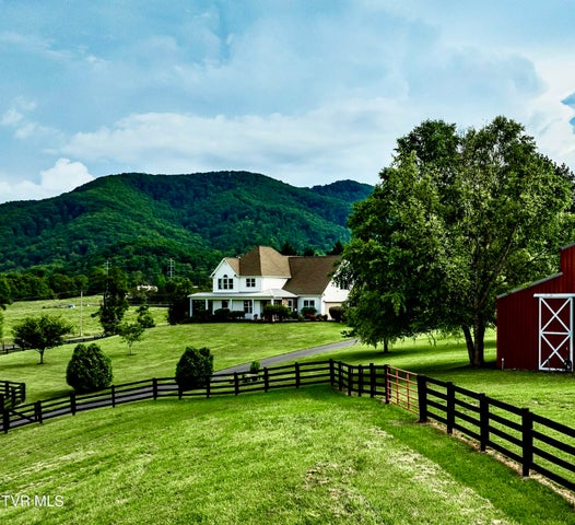 1st photo of 330 Sea Biscuit Court