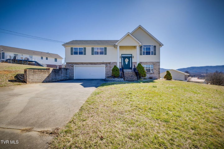 1st photo of 104 Chickasaw Circle