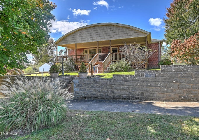 1st photo of 700 Park Street