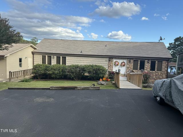 1st photo of 1458 Shipley Ferry Road