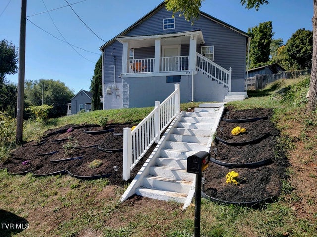 1st photo of 455 Westin Drive