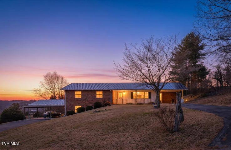 1st photo of 180 Huntland Road