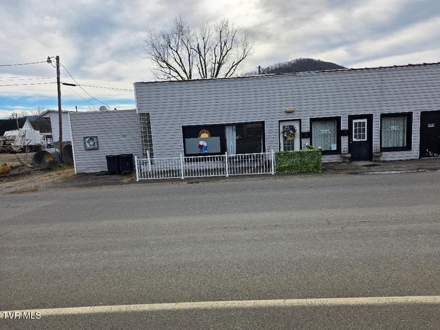 1st photo of 122 Main Street