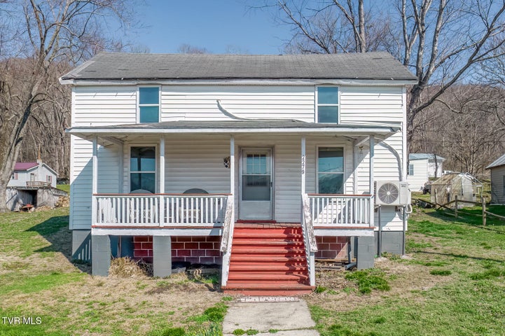 1st photo of 2279 Saltville Highway