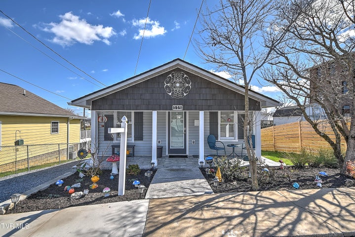 1st photo of 115 16th Street