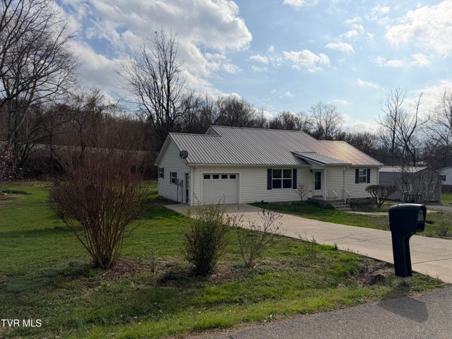 1st photo of 885 Hartman Lane