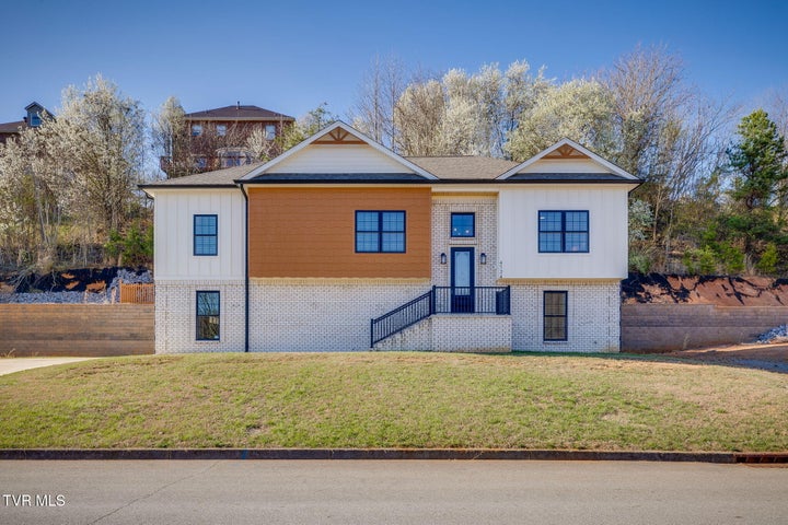 1st photo of 4724 Sterling Lane