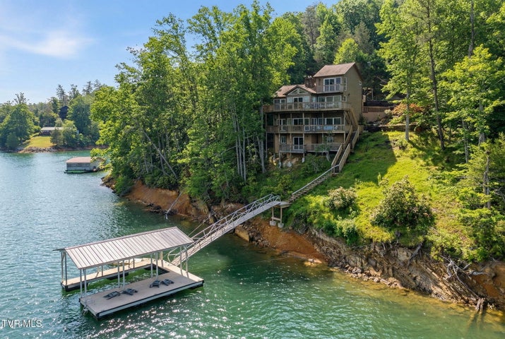 1st photo of 310 Cove Ridge Lane