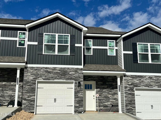 1st photo of 1114 Wenna Way 