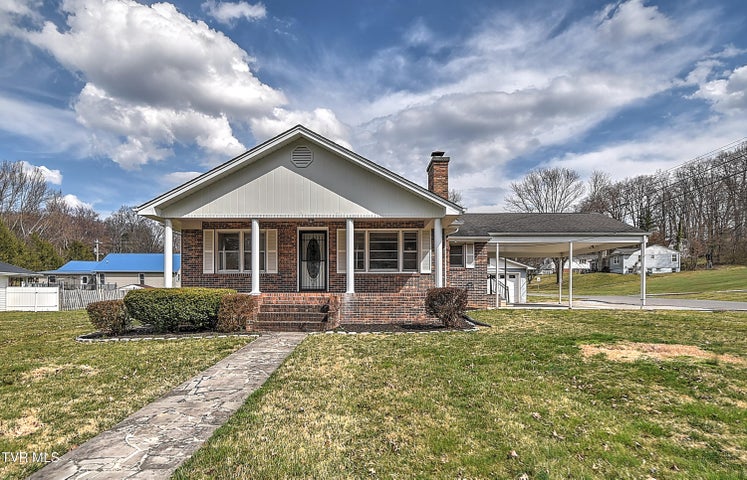 1st photo of 711 Parkway Boulevard