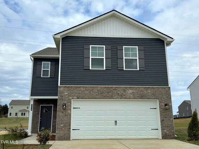 1st photo of 224 Chimney View Loop 