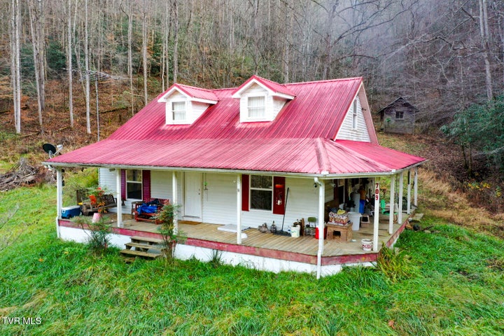 1st photo of 709 Johns Creek Road