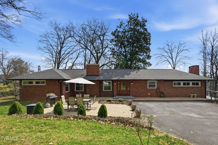 1st photo of 180 Green Hill Road