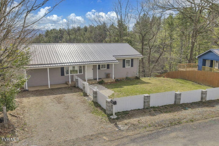 1st photo of 520 Hospital Hill Lane