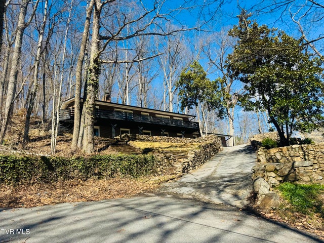 1st photo of 2 Rovan Court