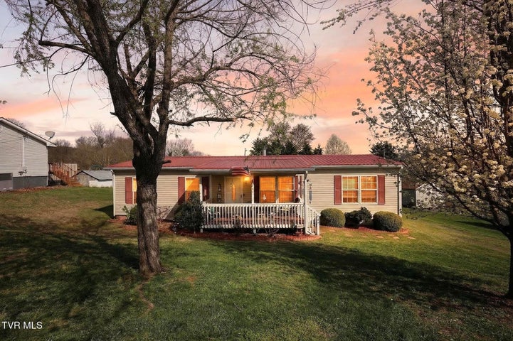 1st photo of 404 Ashville Avenue