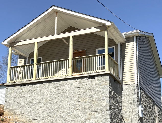 1st photo of 1724 Pendleton Street