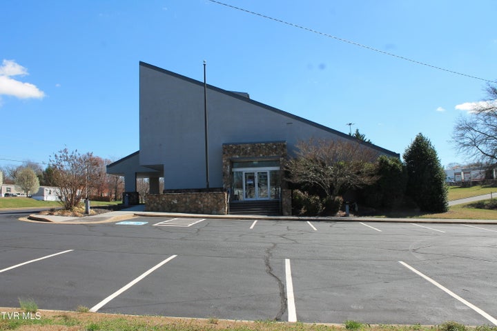 1st photo of 2710 Roan Street