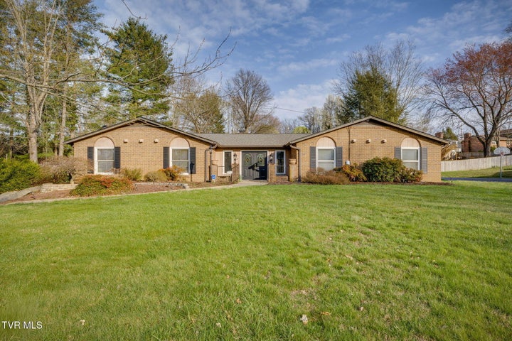 1st photo of 1019 Somerset Drive