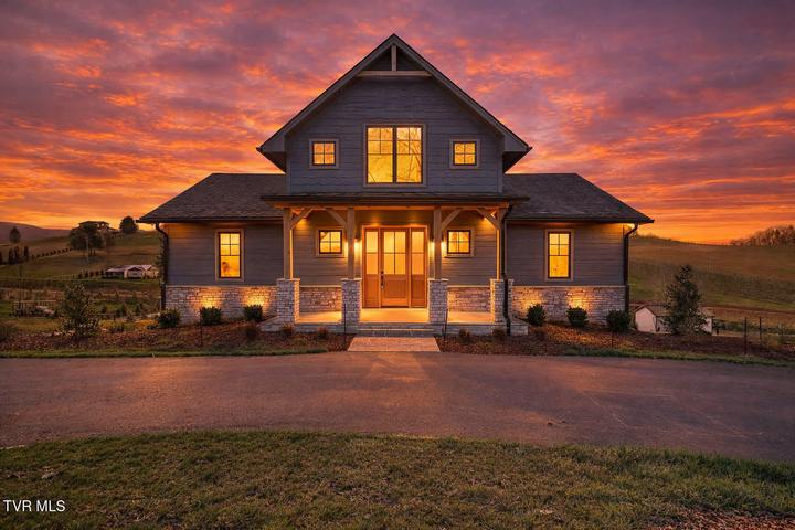 1st photo of 136 Farmhouse Village Trail