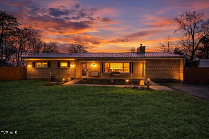 1st photo of 406 Circle Heights Drive