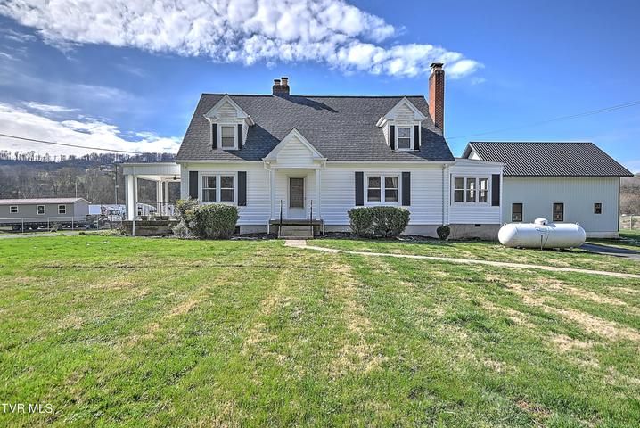 1st photo of 4855 Bloomingdale Road