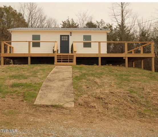 1st photo of 5875 Blue Springs Parkway