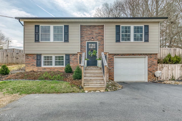 1st photo of 328 Kings Road