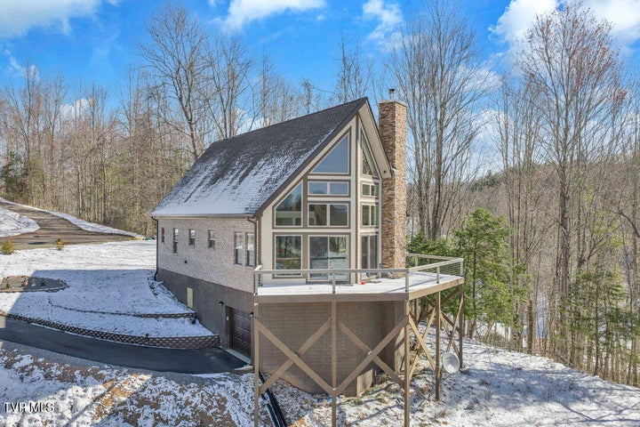 1st photo of 550 Ridgeview Drive