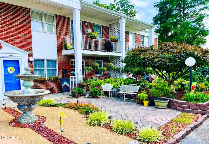 1st photo of 802 Locust Street