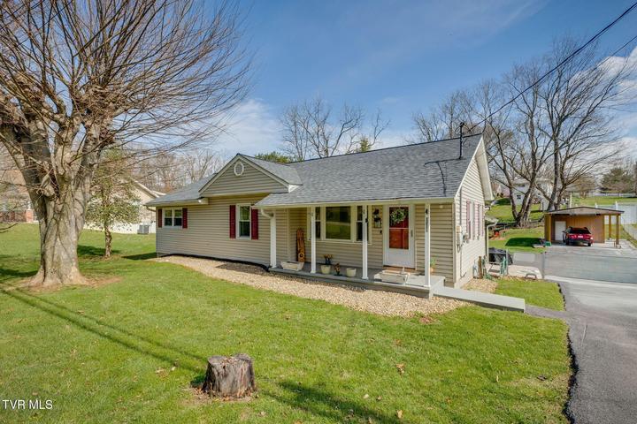 1st photo of 1211 Weaver Pike