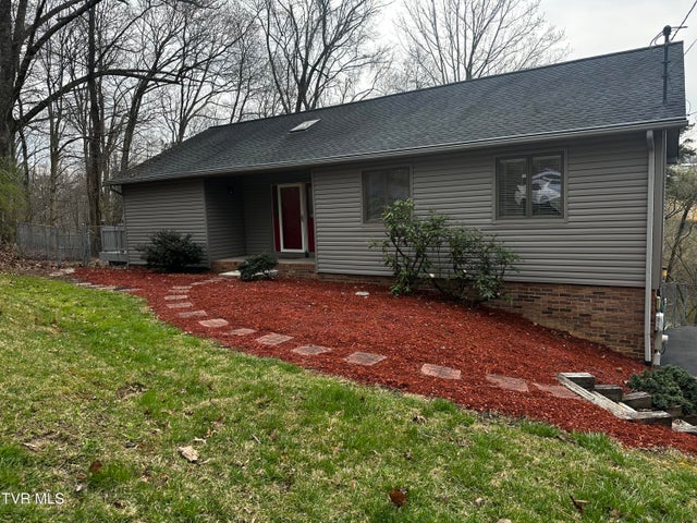1st photo of 400 Wimberly Place