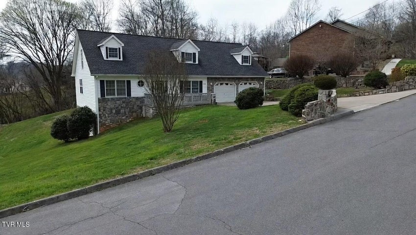 1st photo of 744 Stuffle Street