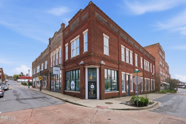 1st photo of 124 Tipton Street