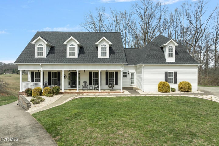 1st photo of 31 Hickory Point