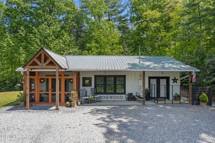 1st photo of 405 Morgan Branch Lane