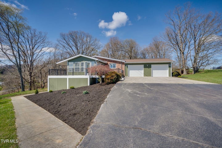 1st photo of 1405 Dover Road