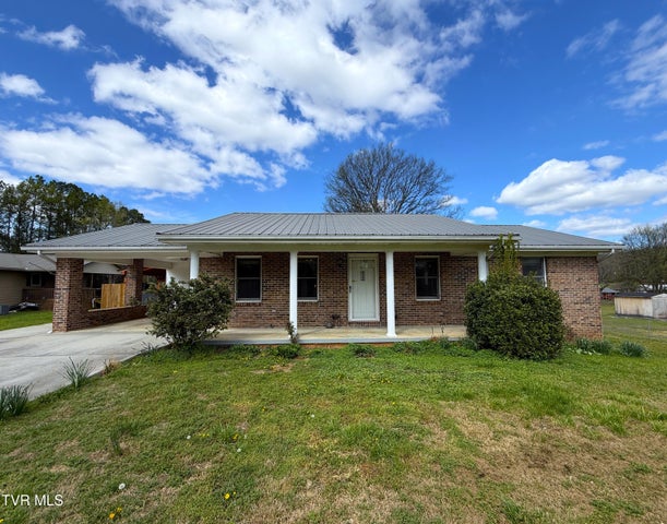 1st photo of 858 Burnett Drive