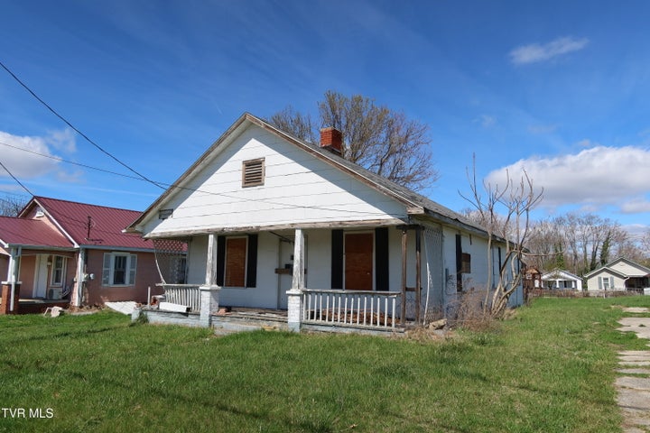 1st photo of 2104 Berry Street